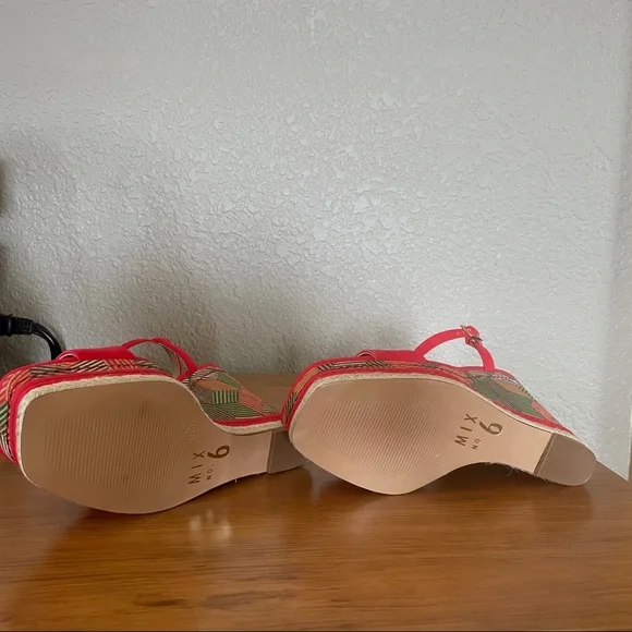 Mix No. 6 Red Wedges Size 7 - Picture 3 of 4